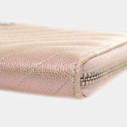 مملوكة مسبقًا Chanel Pink CC Chevron Iridescent Caviar Zip Around Wallet
