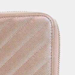 مملوكة مسبقًا Chanel Pink CC Chevron Iridescent Caviar Zip Around Wallet
