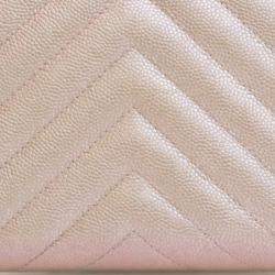 مملوكة مسبقًا Chanel Pink CC Chevron Iridescent Caviar Zip Around Wallet