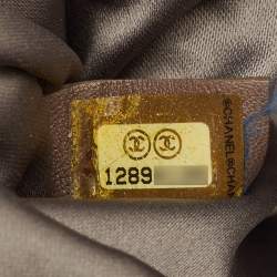 مملوكة مسبقًا Chanel CC Black Patent Leather Camellia Flower Chain Pochette Bag