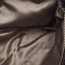 مملوكة مسبقًا Chanel CC Black Patent Leather Camellia Flower Chain Pochette Bag