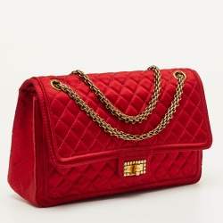 مملوكة مسبقًا Chanel 2.55 Reissue Classic 226 Red Quilted Satin Flap Bag