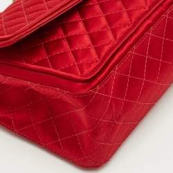 مملوكة مسبقًا Chanel 2.55 Reissue Classic 226 Red Quilted Satin Flap Bag
