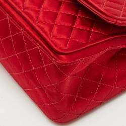 مملوكة مسبقًا Chanel 2.55 Reissue Classic 226 Red Quilted Satin Flap Bag