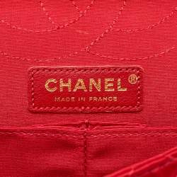 مملوكة مسبقًا Chanel 2.55 Reissue Classic 226 Red Quilted Satin Flap Bag