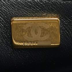 Pre Owned Chanel Retro Twist Black Quilted Caviar Leather Top Handle Bag