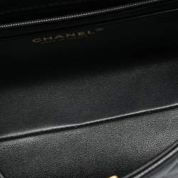 Pre Owned Chanel Retro Twist Black Quilted Caviar Leather Top Handle Bag