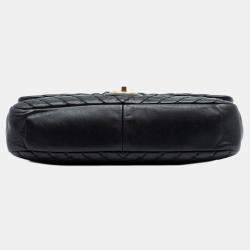 مملوكة مسبقًا Chanel Black Jumbo Chevron Iridescent Calfskin Surpique Flap