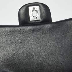 مملوكة مسبقًا حقيبة شانيل سويدي شيفرون رصاصي لامع سي سي مربعة بقلاب  صغيرة