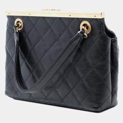 Pre Owned حقيبة شانيل سوداء صغيرة مزينة بشعار CC من جلد الغنم مبطنة بغطاء