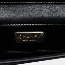 مملوكة مسبقًا Chanel Black CC Lambskin Embroidered Clutch With Chain