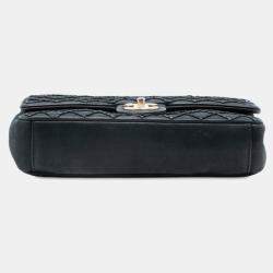 مملوكة مسبقًا Chanel Black Calfskin Ultra Stitch Heart Flap