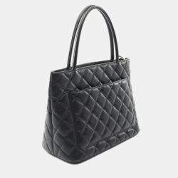 Pre Owned حقيبة شانيل ميداليون جلد كافيار سوداء توتي