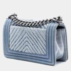 مملوكة مسبقًا Chanel Blue Small Chevron Denim Boy Flap