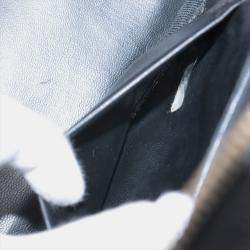 مملوكة مسبقًا Chanel Black CC Caviar Vanity Case