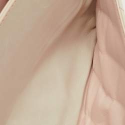 مملوكة مسبقًا حقيبة شانيل فلاپ جلد مبطن وردي/كريم 227 إعادة إصدار 2.55 