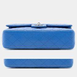 مملوكة مسبقًا Chanel Blue Medium Classic Caviar Double Flap