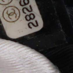 مملوكة مسبقًا Chanel Small Calfskin Double Pocket Top Handle