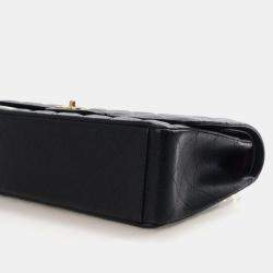 مملوكة مسبقًا Chanel Maxi Caviar Classic Double Flap Bag