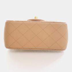 مملوكة مسبقًا حقيبة شانيل صغيرة لامبسكين بمربعات وغطاء لؤلؤي مطحون