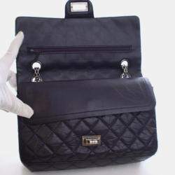 Pre Owned حقيبة شانيل كرمبلد جلد العجل ريإيشو 2.55 بقلاب 225