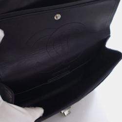 Pre Owned حقيبة شانيل كرمبلد جلد العجل ريإيشو 2.55 بقلاب 225