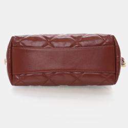 مملوكة مسبقًا حقيبة شانيل هوبو �فانكي تاون جلد حمل مجعد صغيرة