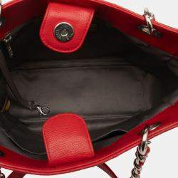 Pre Owned حقيبة تسوق شانيل بيتيت كافيار حمراء