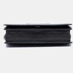 Pre Owned محفظة شانيل جلد خروف أسود بقطع معدنية سلسلة كتف علامه كووكو مارك