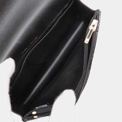 مملوكة مسبقًا Chanel Black CC Quilted Patent Top Handle Phone Holder with Chain