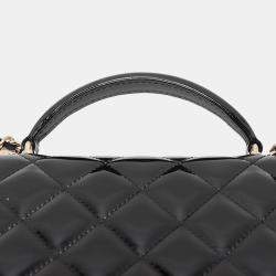 مملوكة مسبقًا Chanel Black CC Quilted Patent Top Handle Phone Holder with Chain
