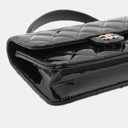 مملوكة مسبقًا Chanel Black CC Quilted Patent Top Handle Phone Holder with Chain