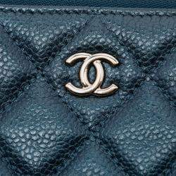 مملوكة مسبقًا Chanel Blue Large Quilted Caviar O Case Clutch
