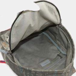 مملوكة مسبقًا حقيبة ظهر شانيل آكت II غررافيتي قماش كاكي وجلد