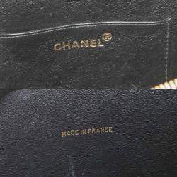 Pre Owned Chanel CC Heart Mini Black/White Enamel Vanity Bag