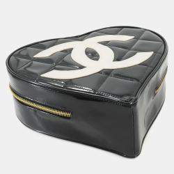 Pre Owned Chanel CC Heart Mini Black/White Enamel Vanity Bag
