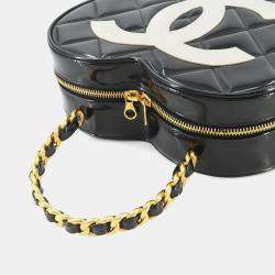 Pre Owned Chanel CC Heart Mini Black/White Enamel Vanity Bag