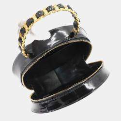 مملوكة مسبقًا Chanel CC Round Black/White Enamel Vanity Handbag