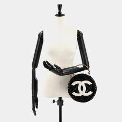 مملوكة مسبقًا Chanel CC Round Black/White Enamel Vanity Handbag
