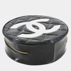 مملوكة مسبقًا Chanel CC Round Black/White Enamel Vanity Handbag