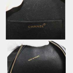 مملوكة مسبقًا Chanel CC Round Black/White Enamel Vanity Handbag