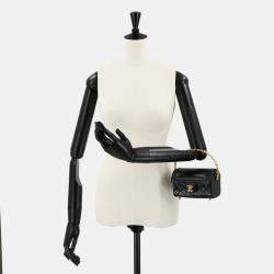 Pre Owned حقيبة شانيل فانتي جلد الحمل مبطن أسود بغطاء علوي ومقبض