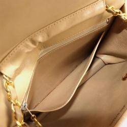 Pre Owned حقيبة كتف شانيل قفل سي سي مزدوج شامبون سحر جلد حمل مربعات بيج صغير