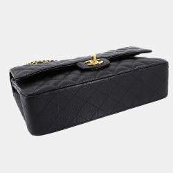 Pre Owned حقيبة شانيل كلاسيك صغيرة ذات قلاب مزدوج جلد كافيار سوداء بسلسلة على الكتف