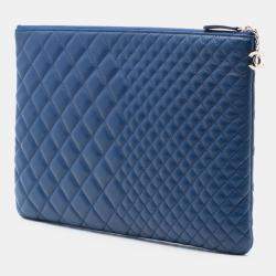 مملوكة مسبقًا Chanel Blue CC Bi Quilted Lambskin O Case Clutch
