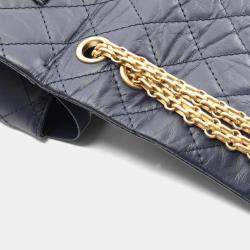 مملوكة مسبقًا حقيبة كتف شانيل 2.55 ماتلاسيه غطاء مزدوج جلد أزرق كحلي