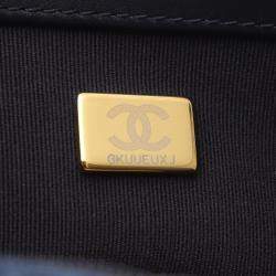 Pre Owned Chanel 19 Disneuf Matelasse Shoulder Bag Denim Navy