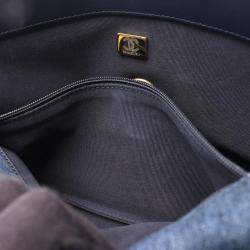Pre Owned Chanel 19 Disneuf Matelasse Shoulder Bag Denim Navy