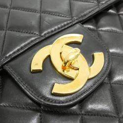 مملوكة مسبقًا Chanel Leather Black Shoulder Bag