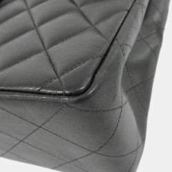 مملوكة مسبقًا Chanel Leather Black Shoulder Bag